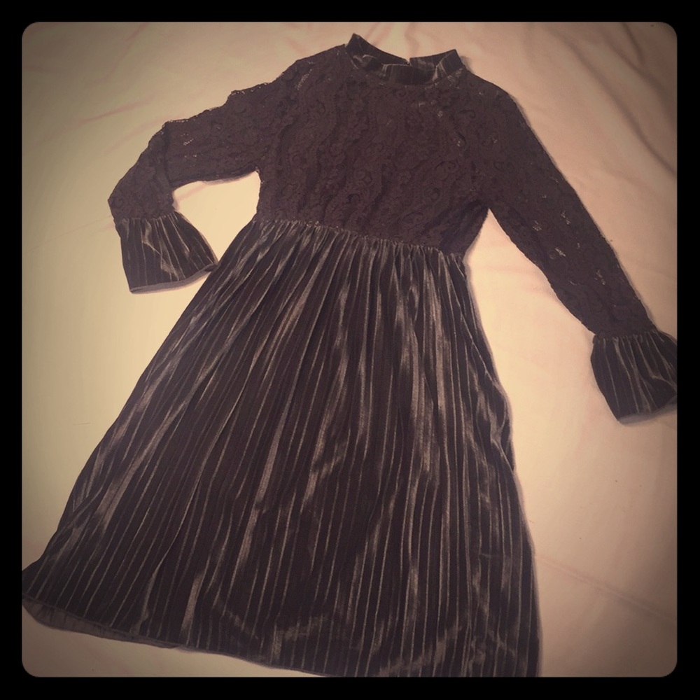 Vintage looking grey lace and velour dress.